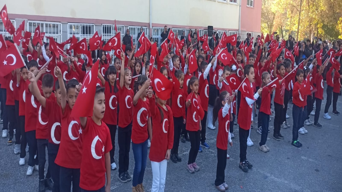 Yeni yaşın kutlu olsun CUMHURİYET!